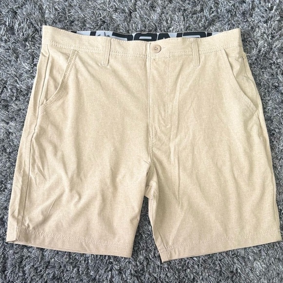 Danalli Stretch Hybrid walking shorts flex waistband Heather Khaki Mens Size 34 - Picture 1 of 9